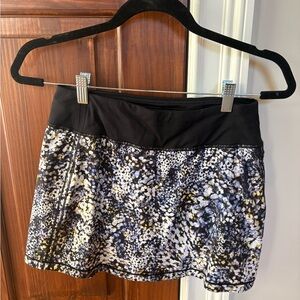 Lululemon Pace Rival Stylish Black and White Women's Skirt Tall